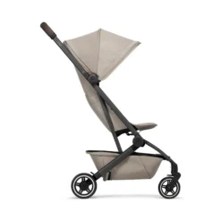 Joolz Aer+ Lovely Taupe Buggy Inkl. Transporttasche -Kinder Komfort joolz aer seat side view lovely taupe