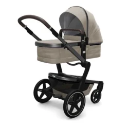 Joolz Day+ Kinderwagen Timeless Taupe Bundle -Kinder Komfort joolz day cot perspective timeless taupe 1 1